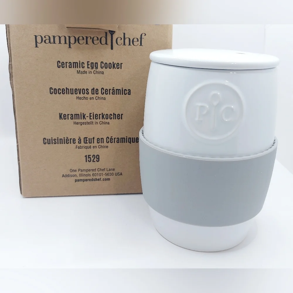 Pampered Chef Ceramic Egg Cooker #1529 Microwave Egg Poacher w/ Original Box
